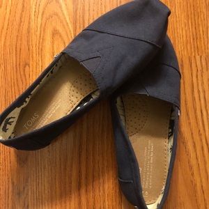 Pair of TOMS size 7.5